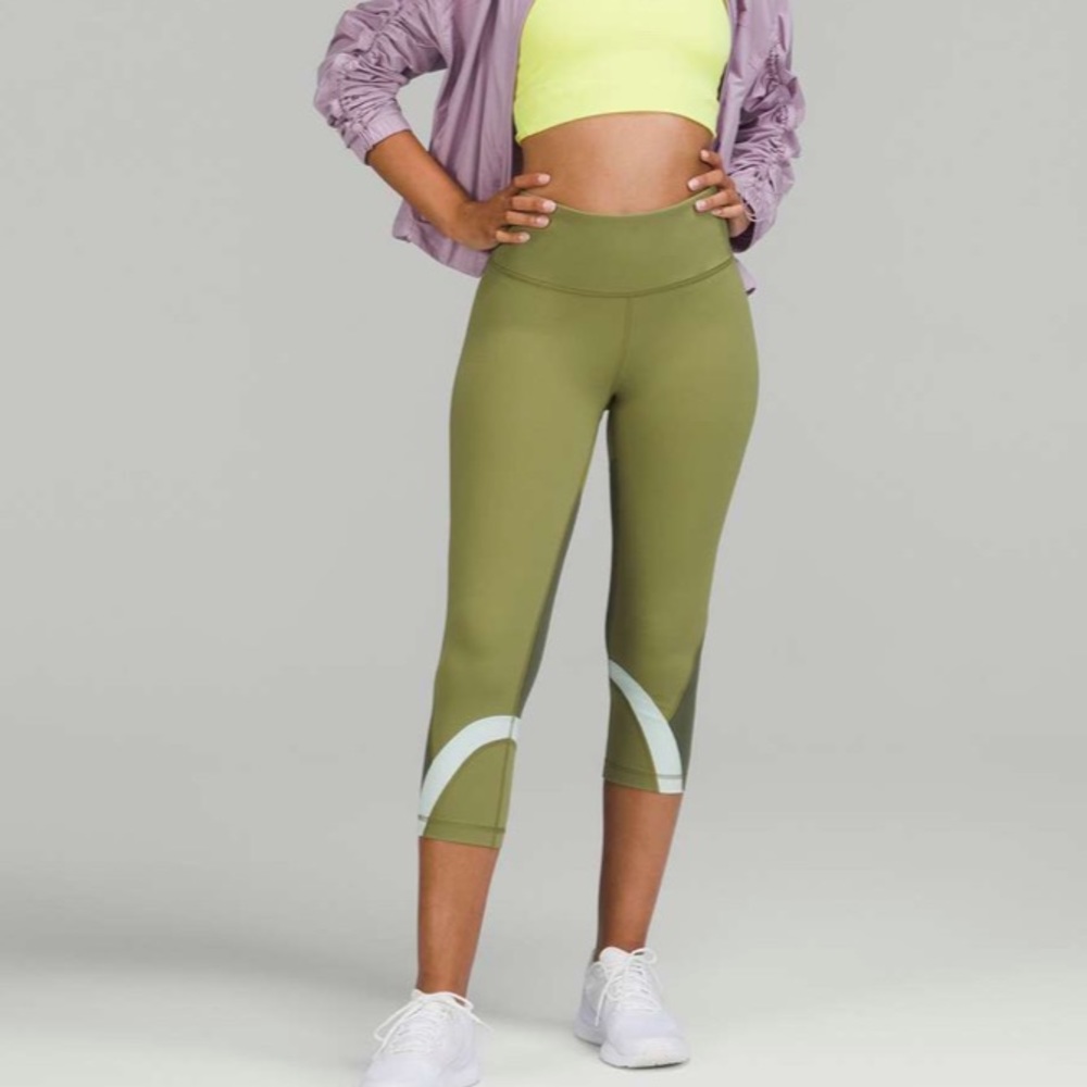 NWOT Lululemon (2022) Inspire High-Rise Crop 21"